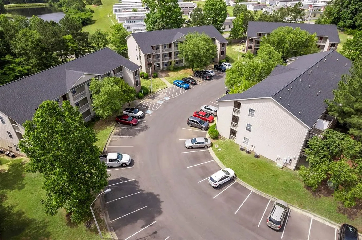 Carlson Bay Luxury Apartments – photo 3