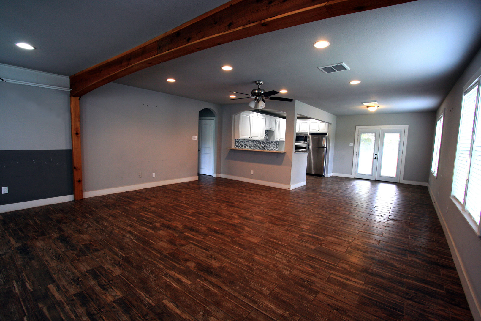305 Gilchrist Ave – photo 4