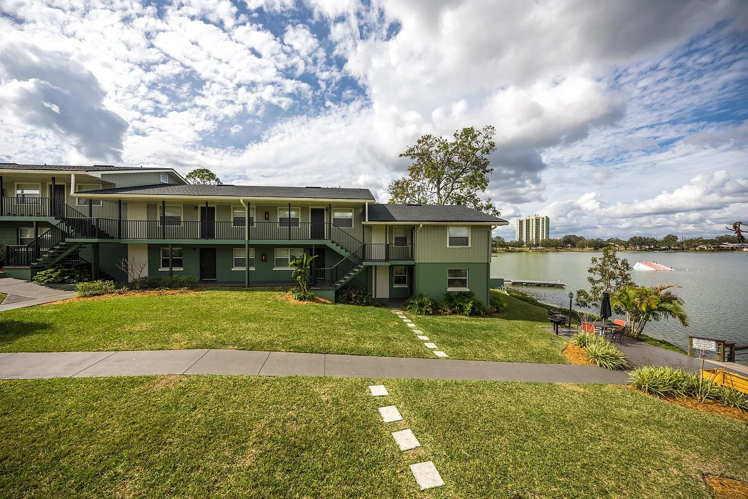 Lake Silver Apartments – photo 2