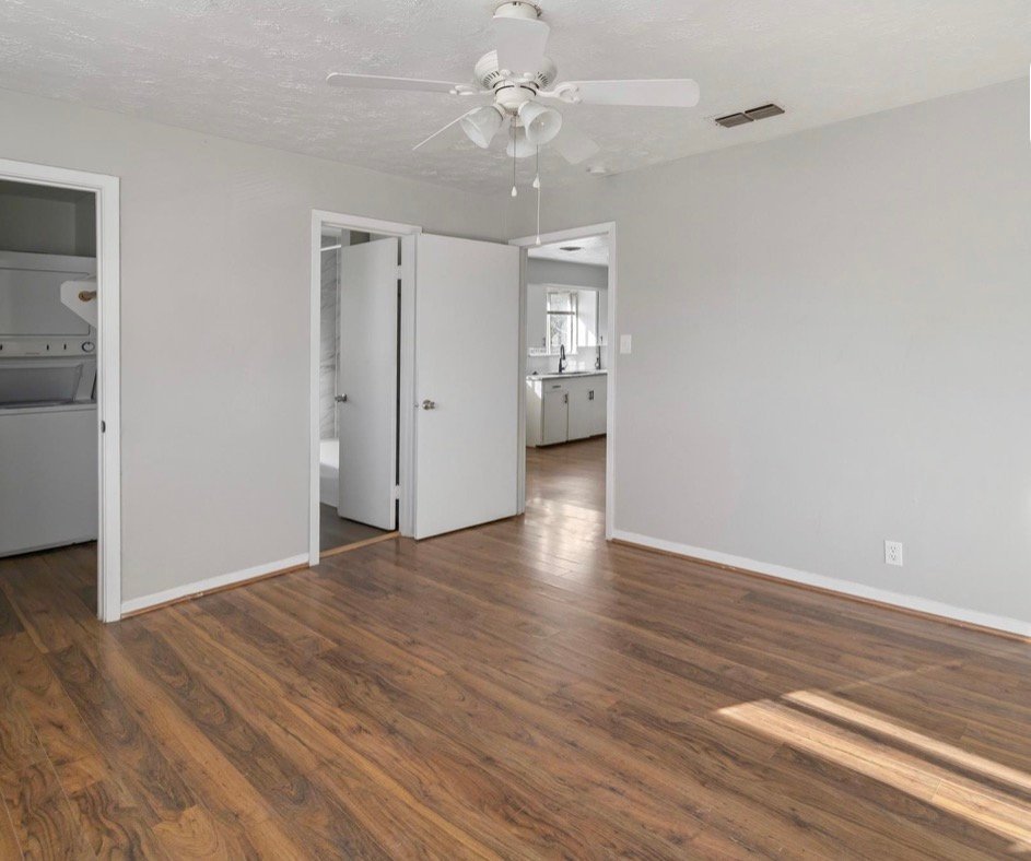 1014 E 23rd St unit 1 – photo 4