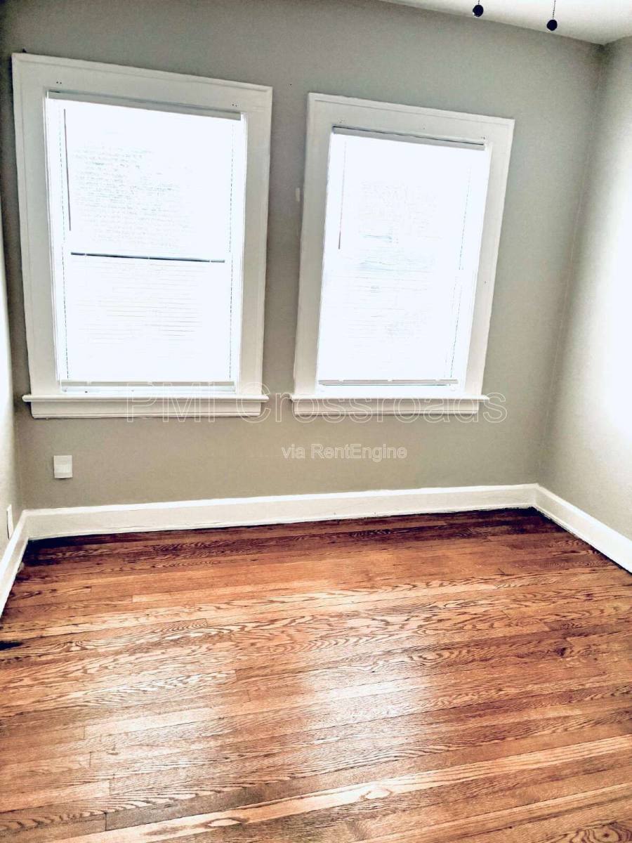 9709 Loretta Ave unit 7 – photo 5