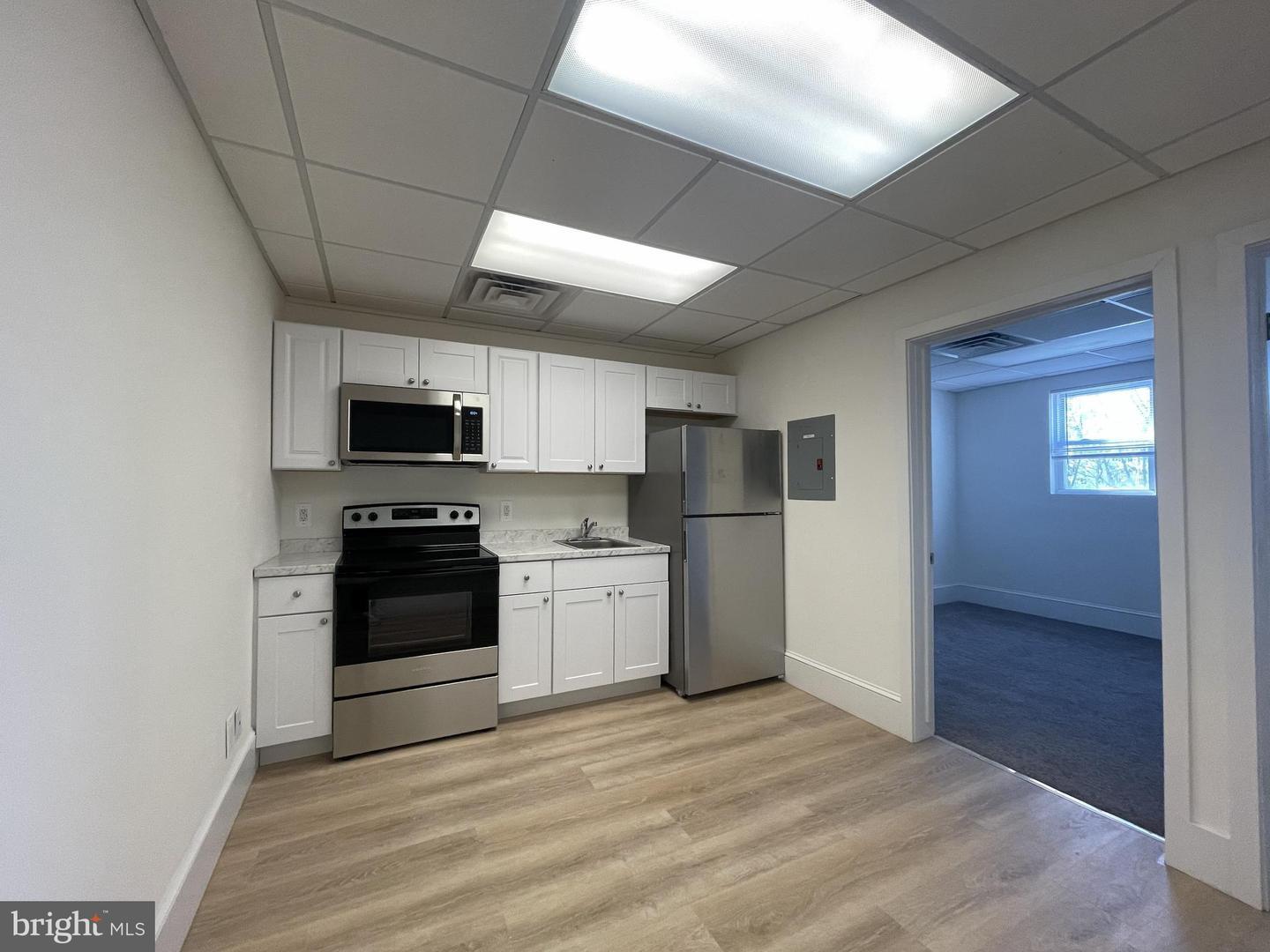 200 High St W – photo 1