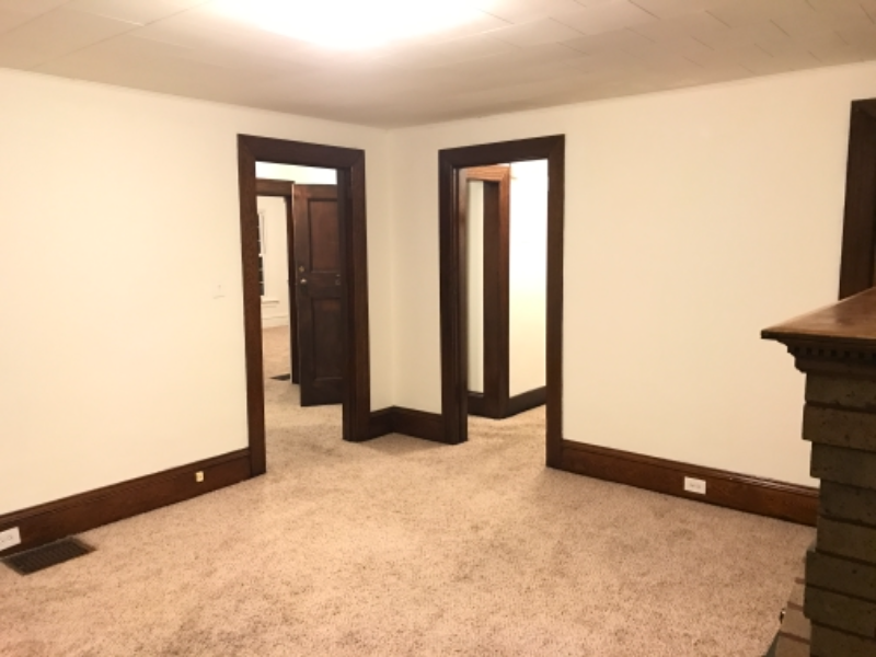 1046 Liberty St – photo 4