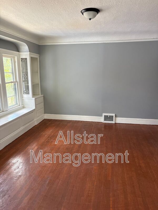 3255 E 139th St unit UP – photo 4