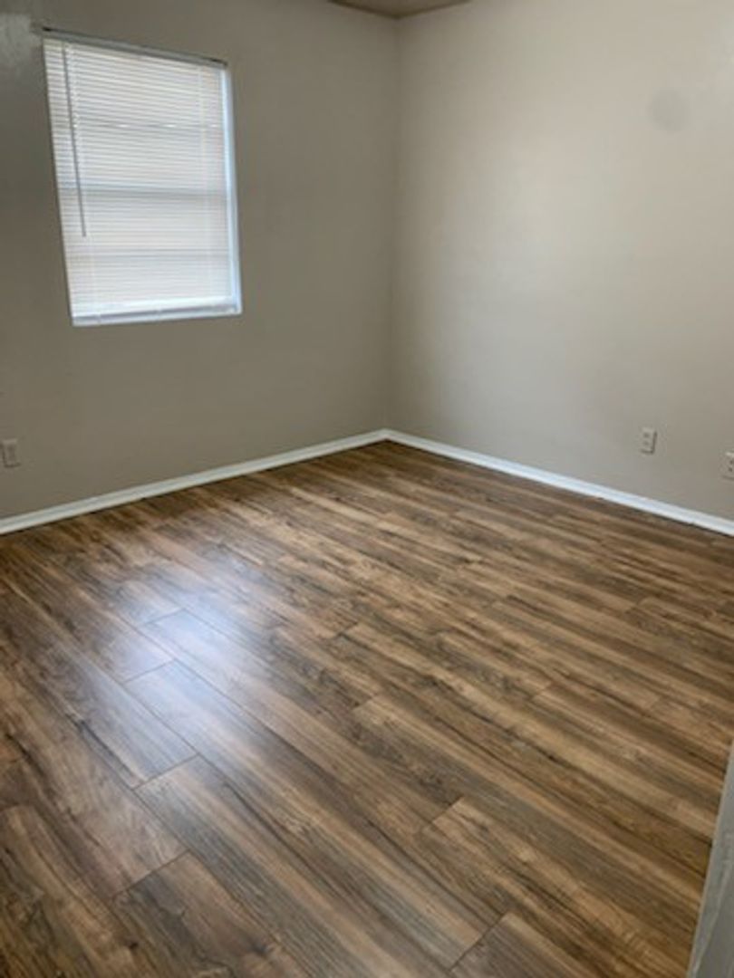 2704 Poplar Cir – photo 5