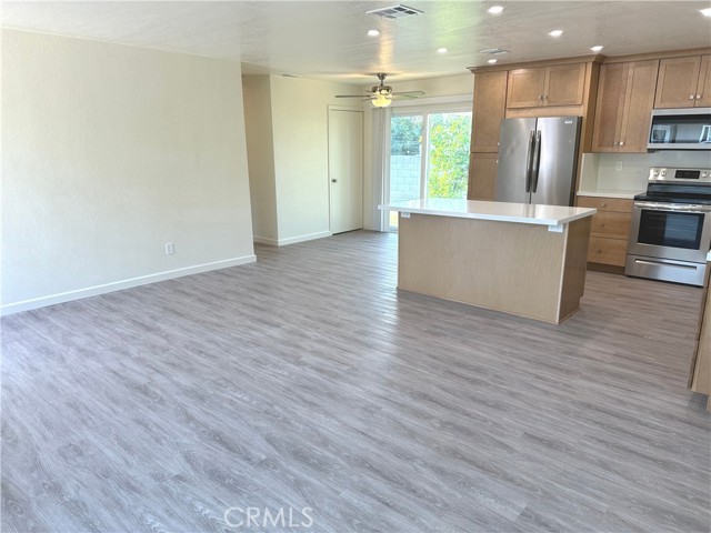 24450 University Ave – photo 4