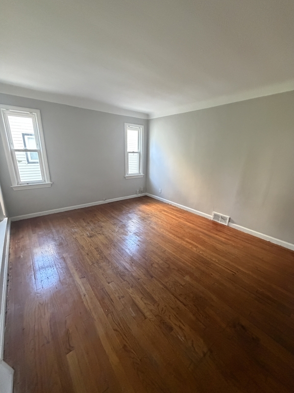 18424 Maple Heights Blvd – photo 2