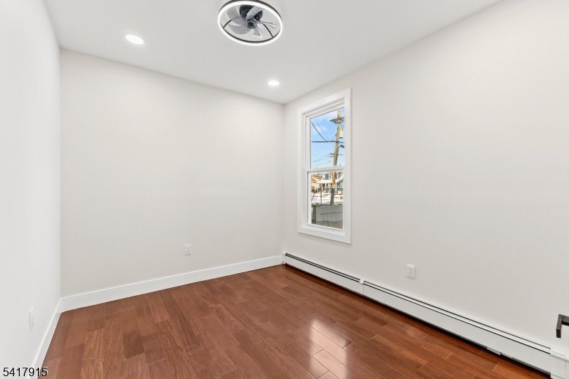 633 Lafayette Ave – photo 5