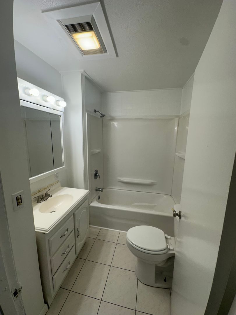 2201 Belmont Rd unit Apt. B – photo 3