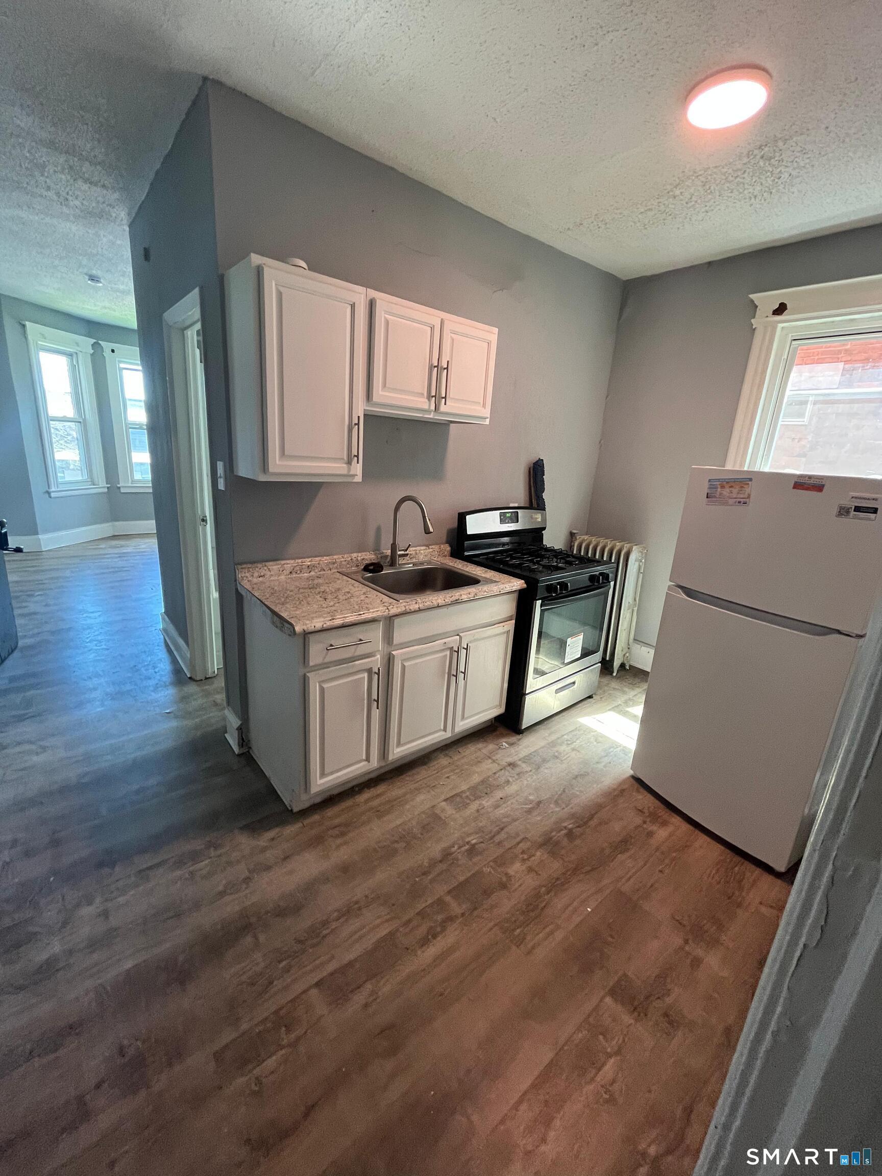 267 Wethersfield Ave – photo 1