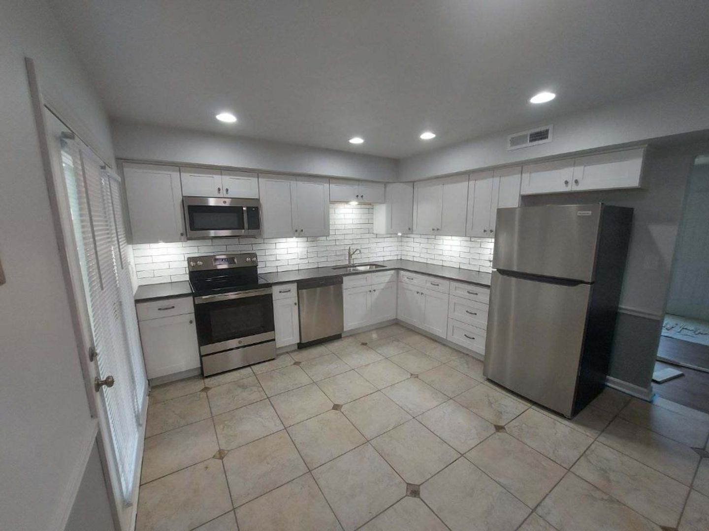 3816 Plantation Rd NE – photo 2