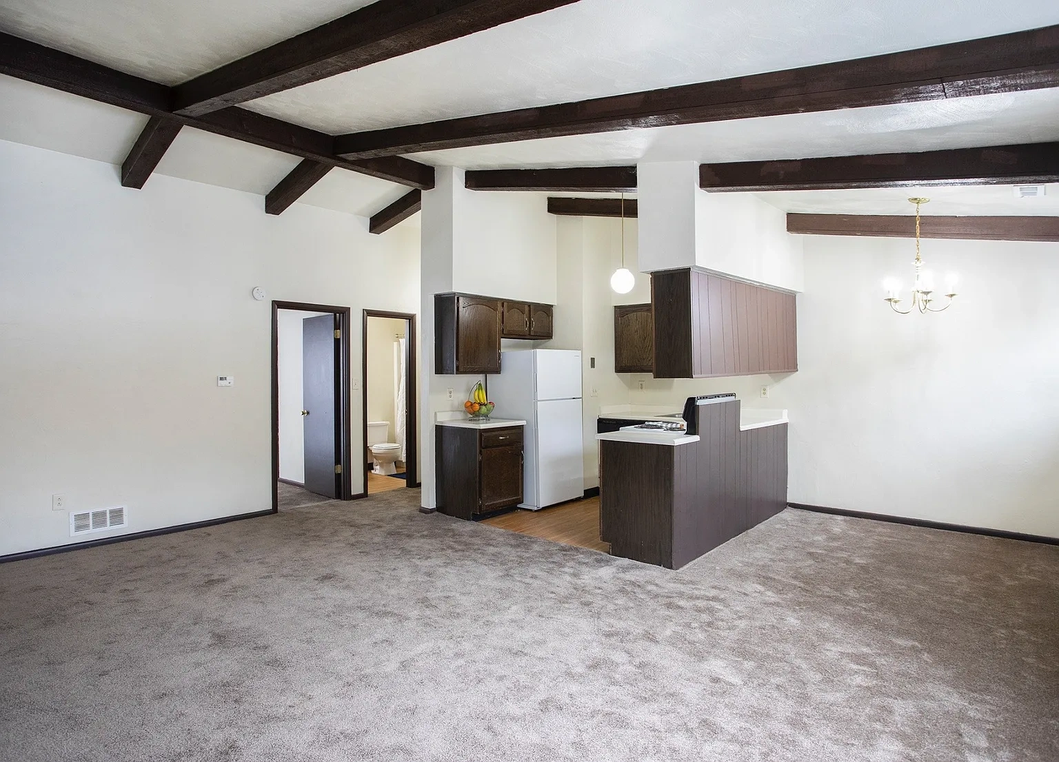 Center Grove Apartments – photo 1