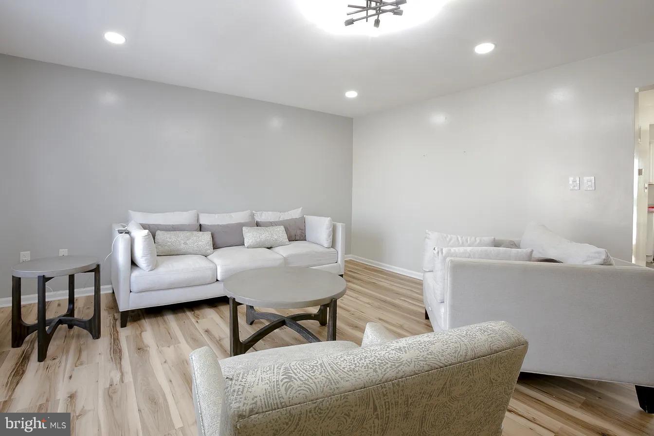 1019 Fredrick Blvd – photo 4