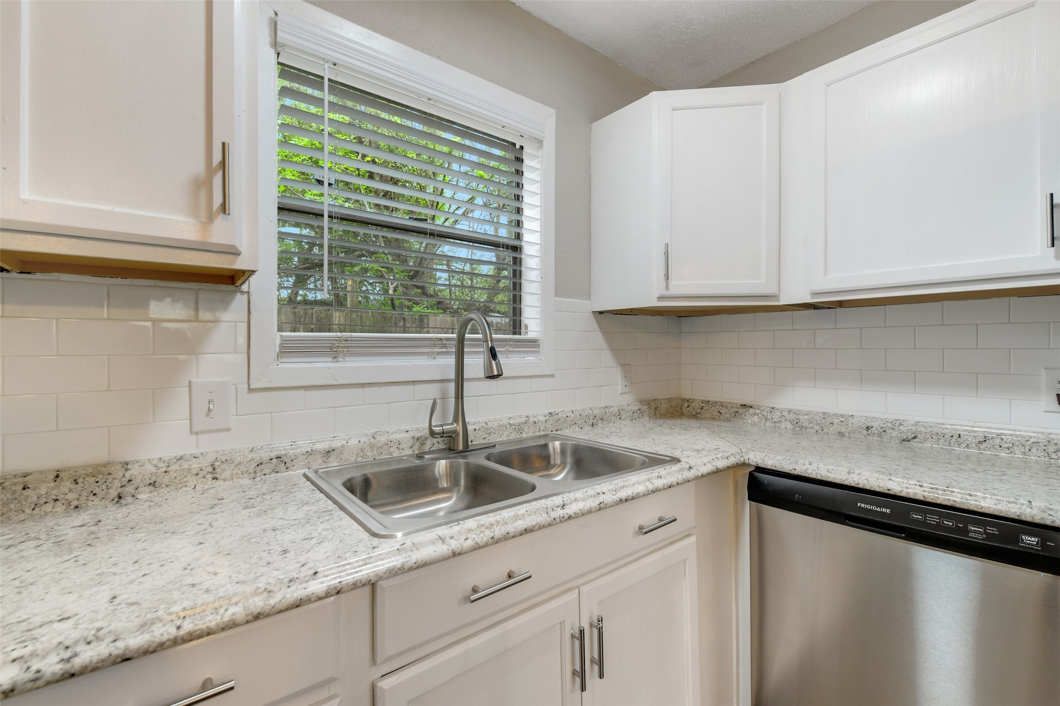 1509 Broadmoor Dr unit D – photo 1