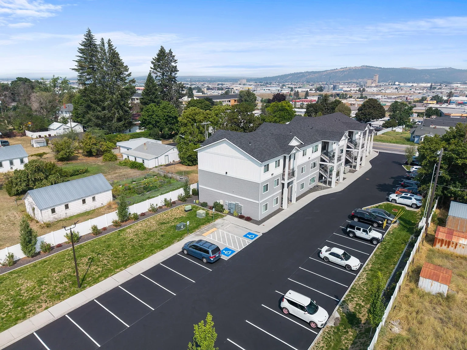 4th Ave Apartments – photo 4