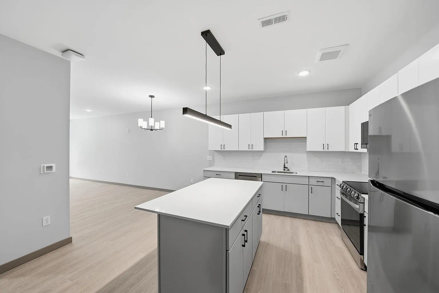 The Apartments at Plymouth Walk – photo 1