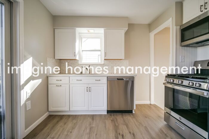 1131 Belrose Rd – photo 5