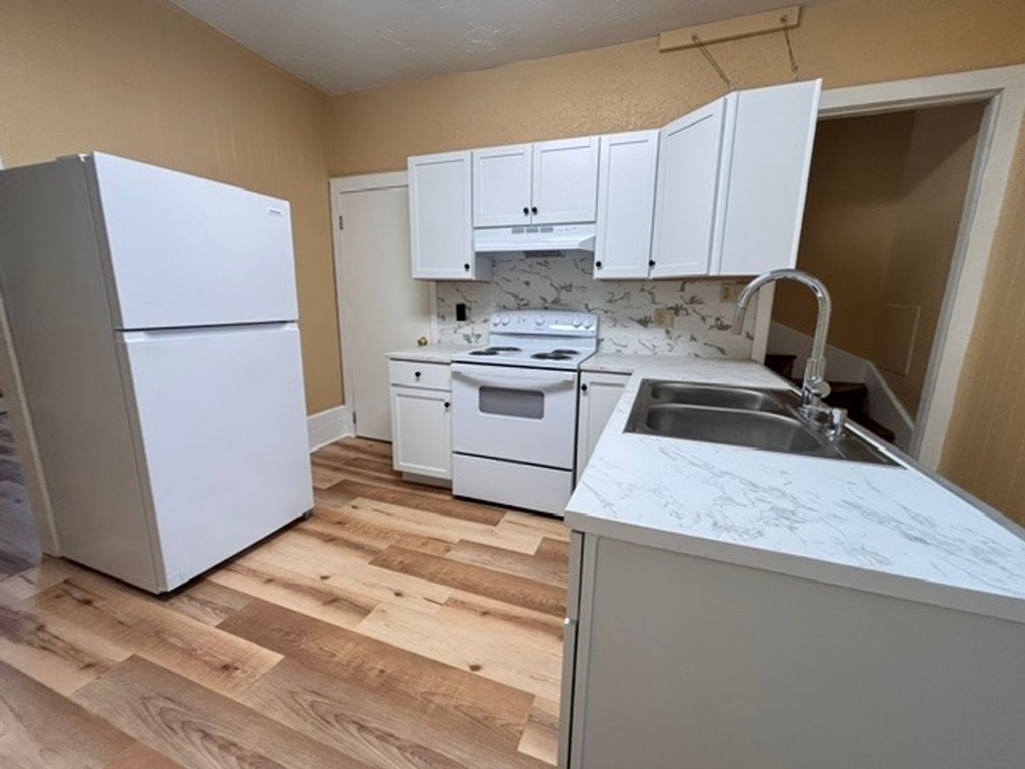 22 S Elm St – photo 4