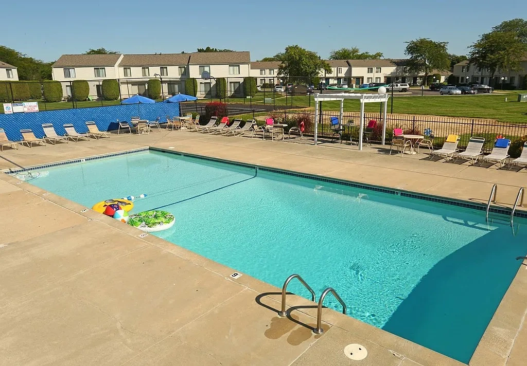 Waterside Apartments – photo 2