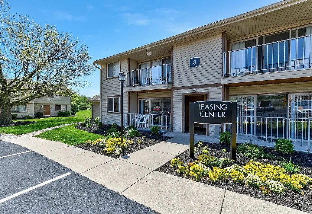 Rolling Hills Apartments – photo 3