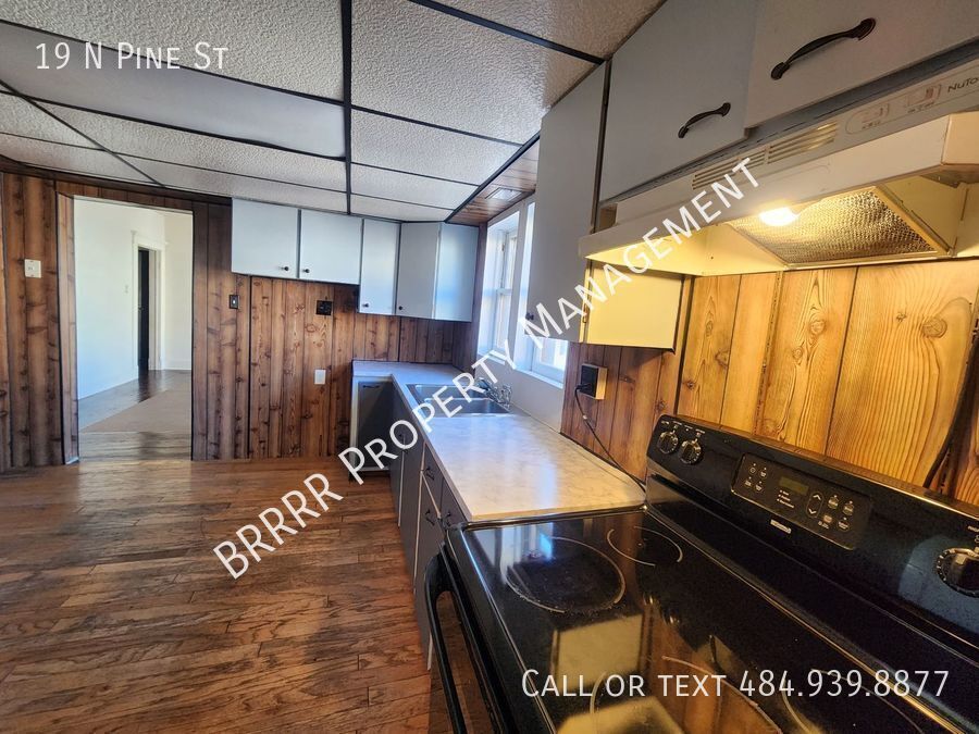19 N Pine St – photo 2