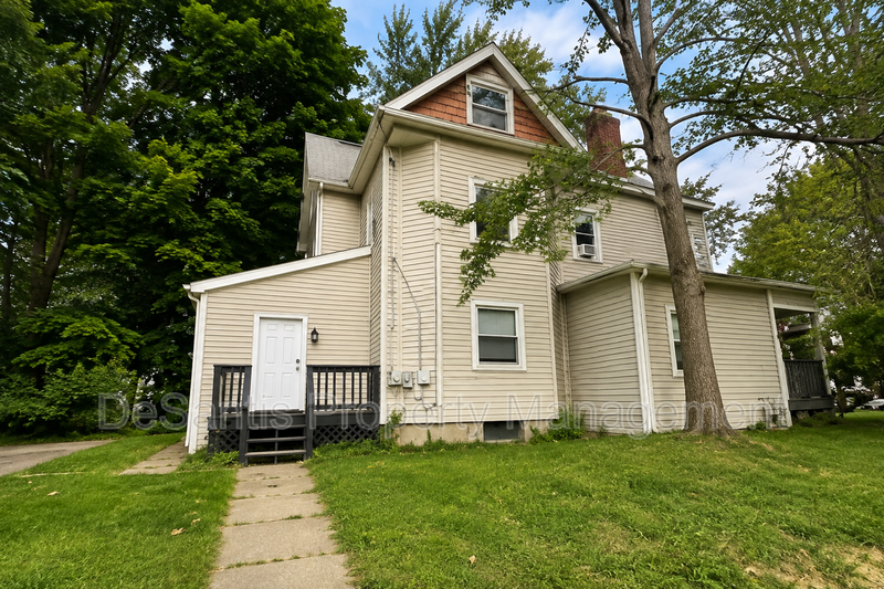 505 Dawson Ave unit 3 – photo 2