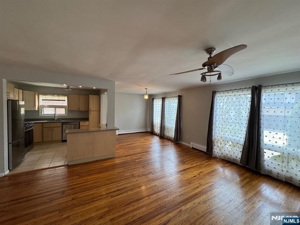 1038 Kingsland Ln – photo 3