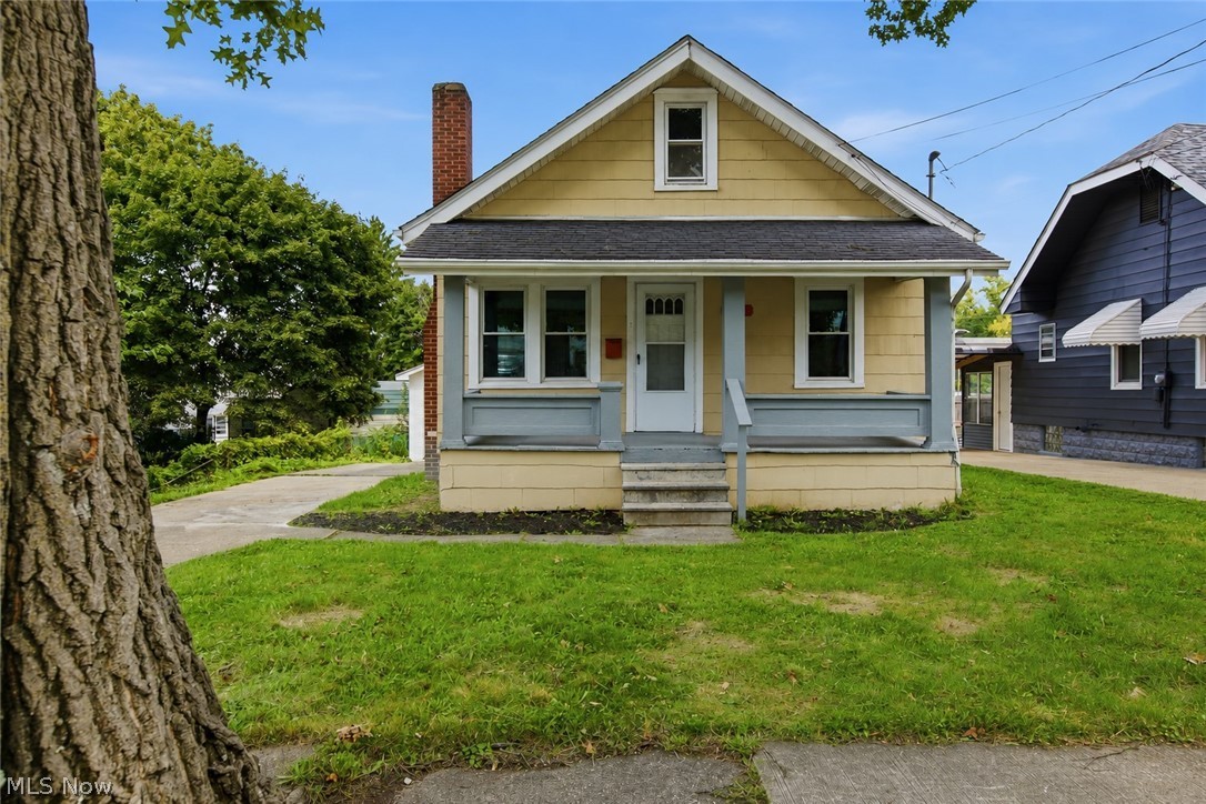 975 Corwin Ave – photo 1