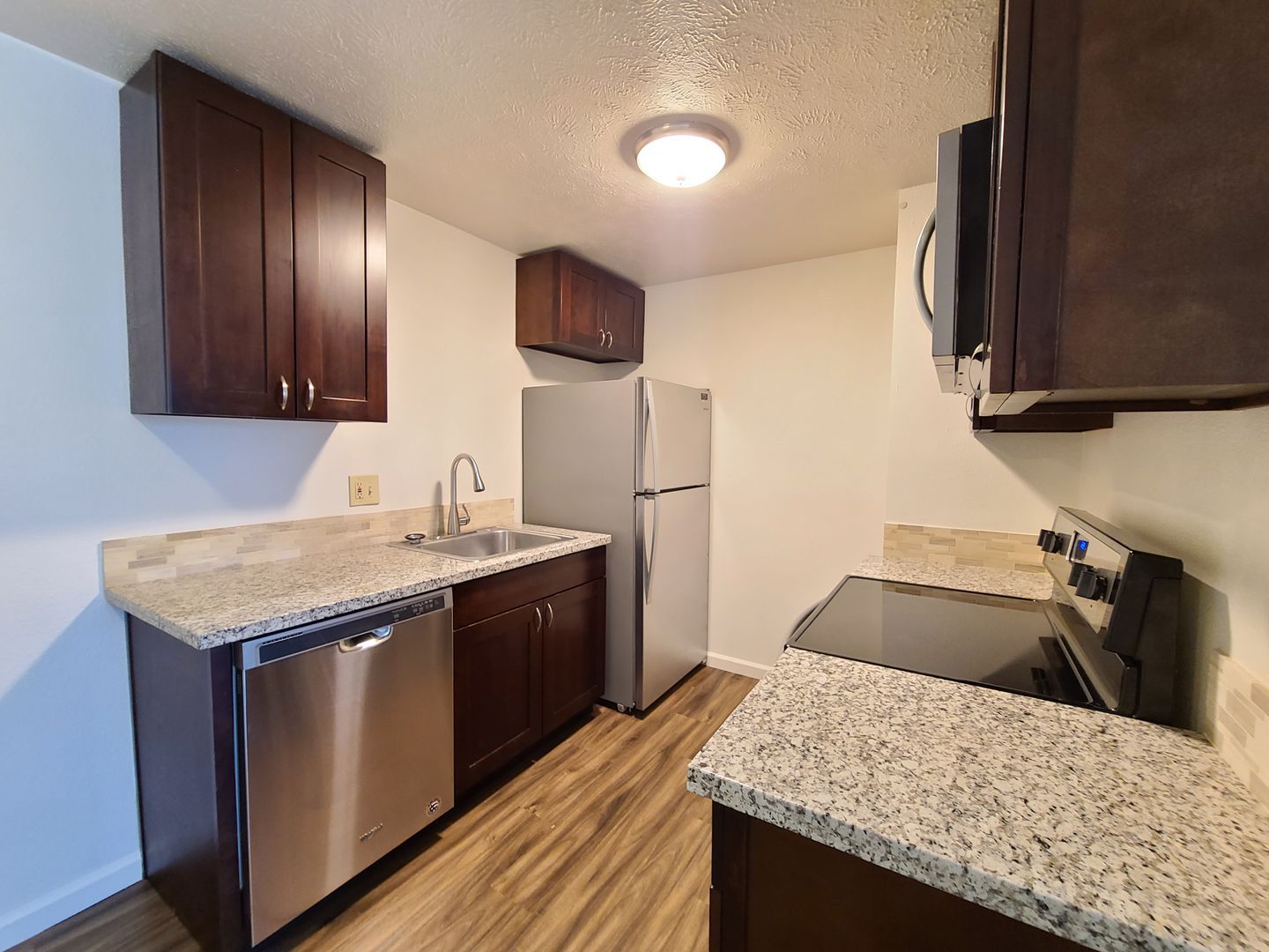 827 E Ermina Ave unit 5 – photo 3