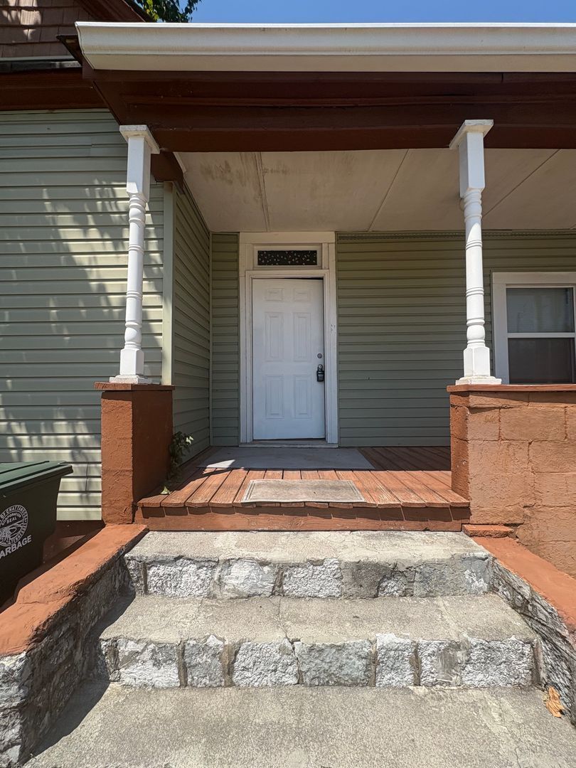 1107 S Willow St – photo 2