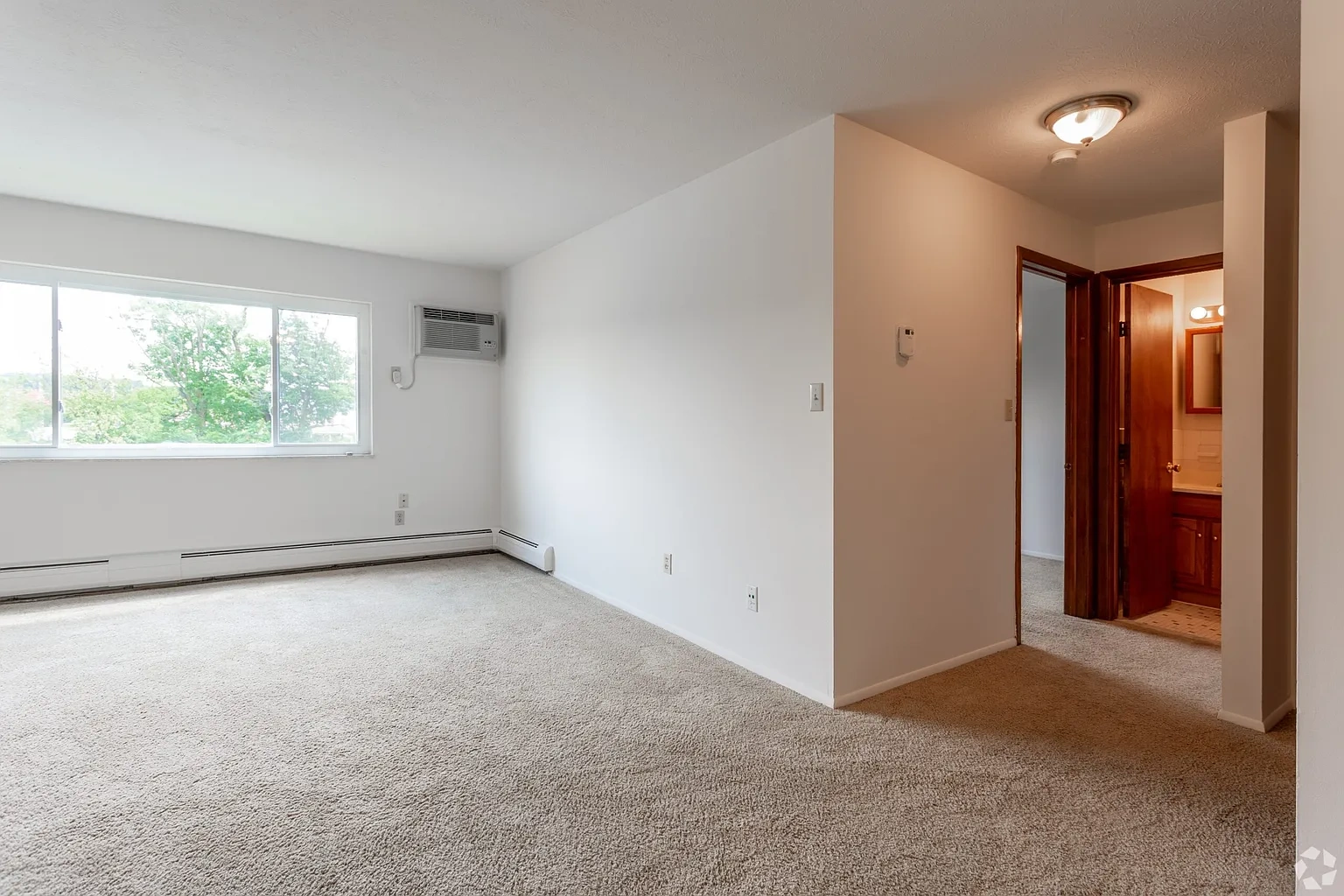 Pleasant Valley Apartments – photo 4