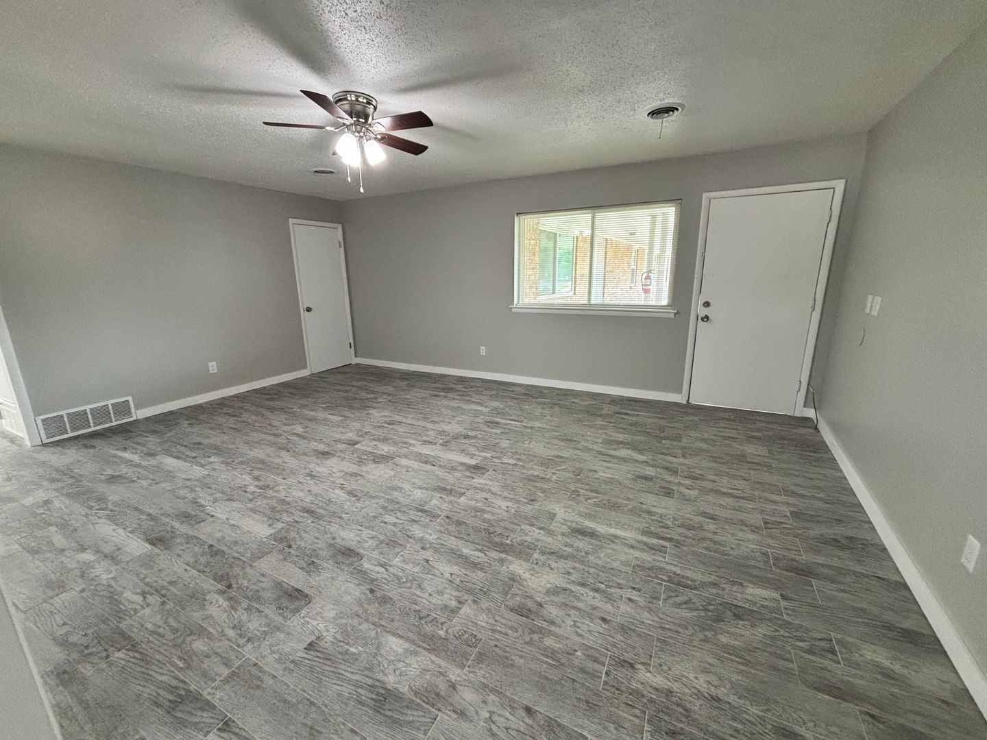 301 N University Dr unit 12 – photo 2