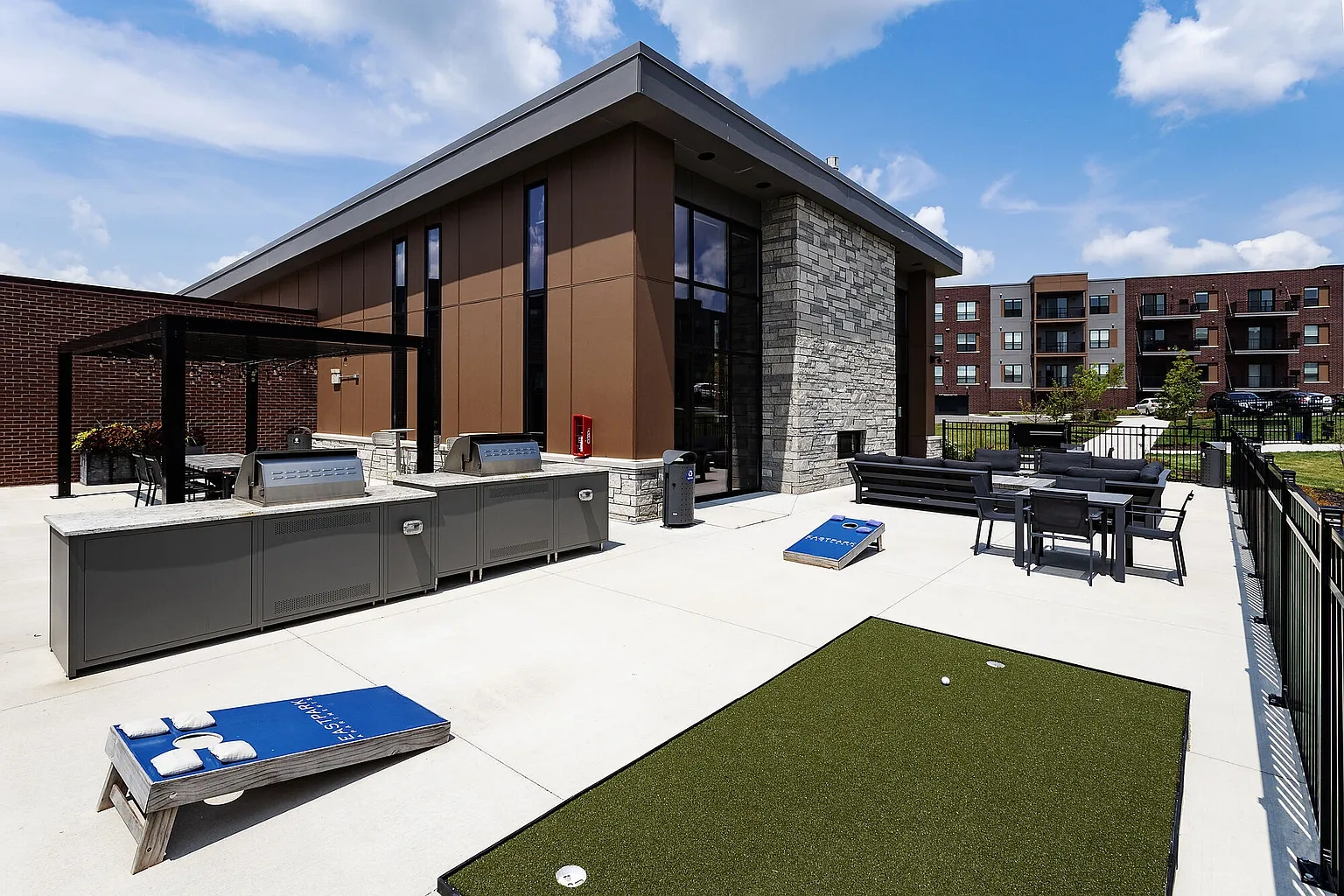 Eastpark Apartments – photo 1