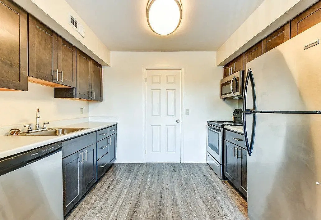 Rolling Hills Apartments – photo 4