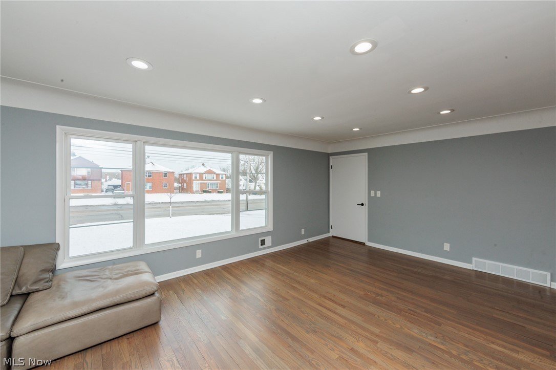 2539 Warrensville Center Rd #DOWN – photo 5