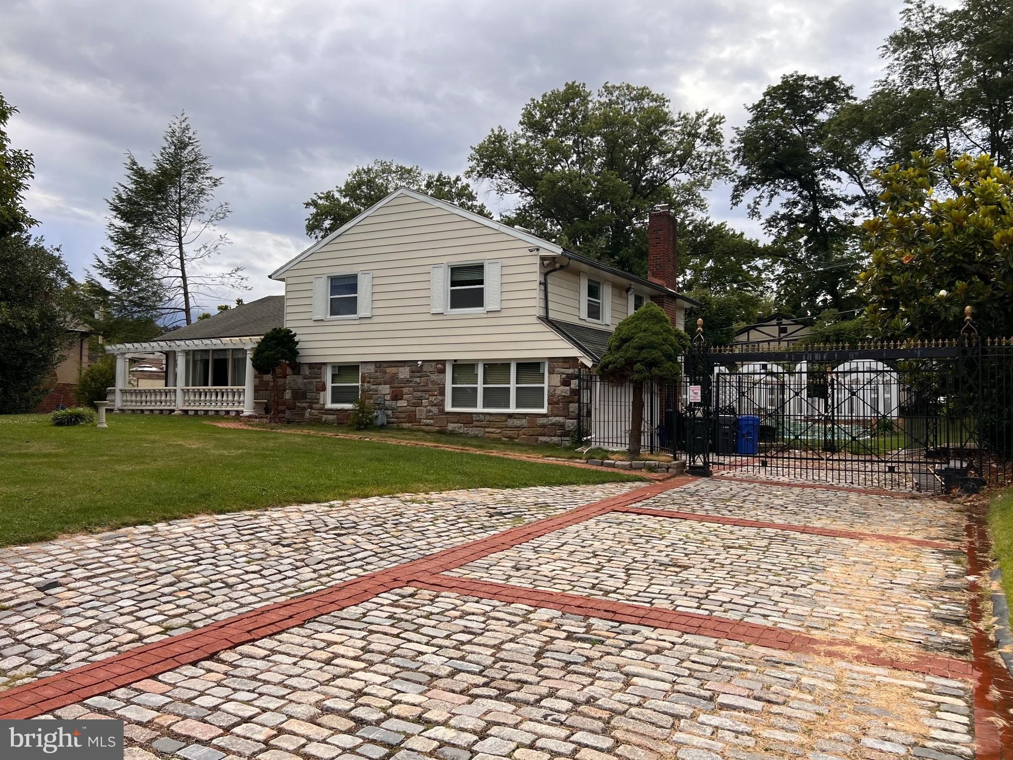 1868 Pine Rd – photo 1