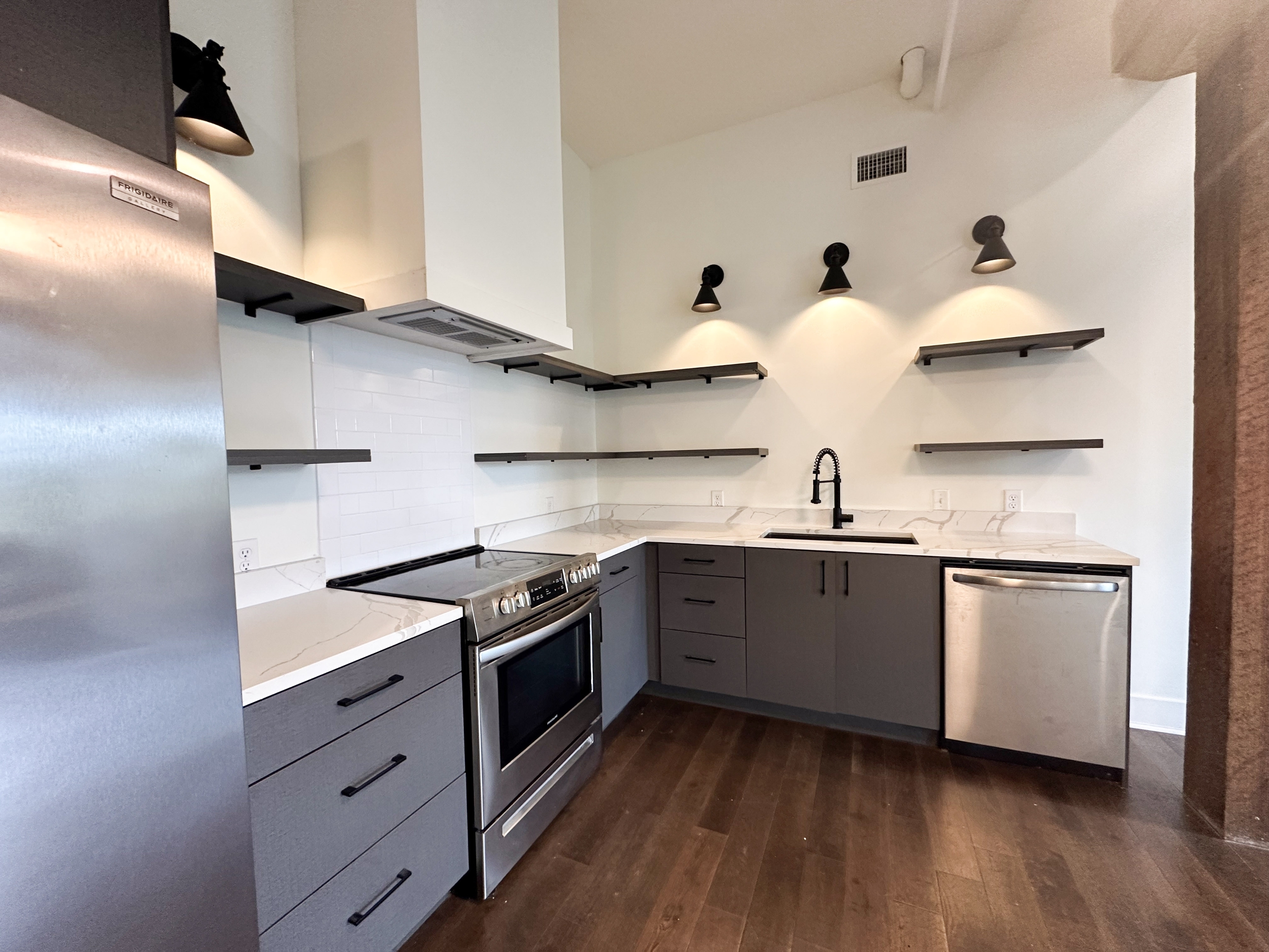 921 Dauphin St unit # 3F – photo 4