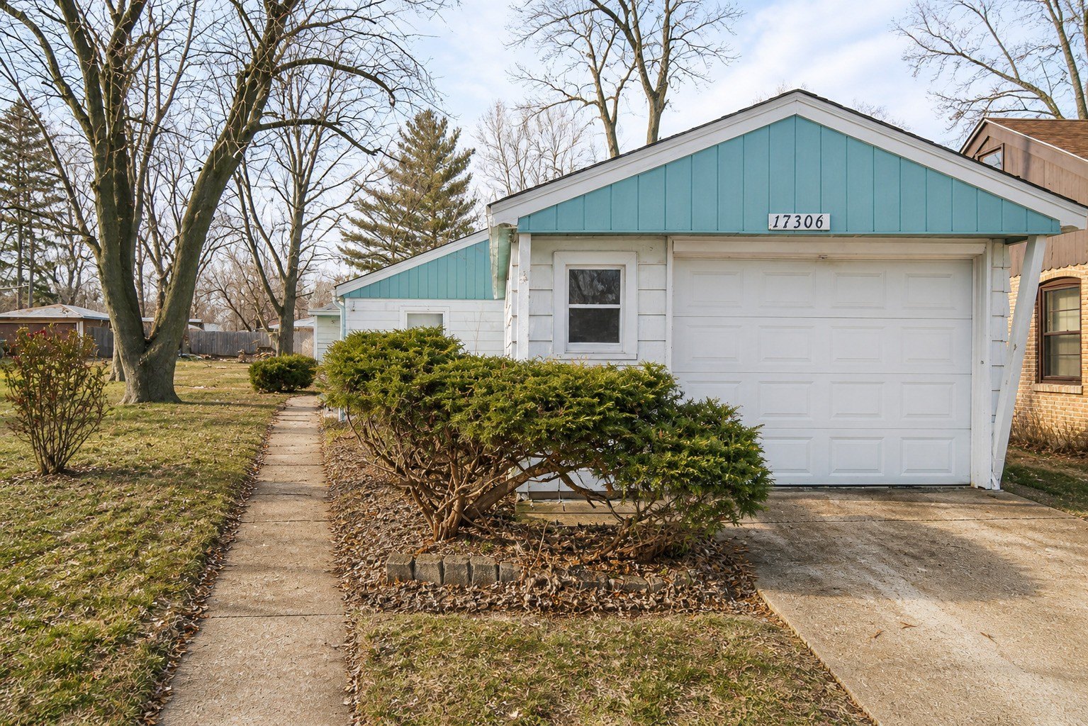 17306 Holmes Ave – photo 3