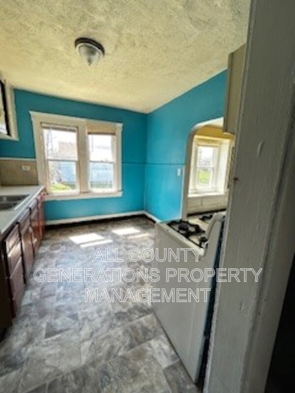1011 E 140th St – photo 5