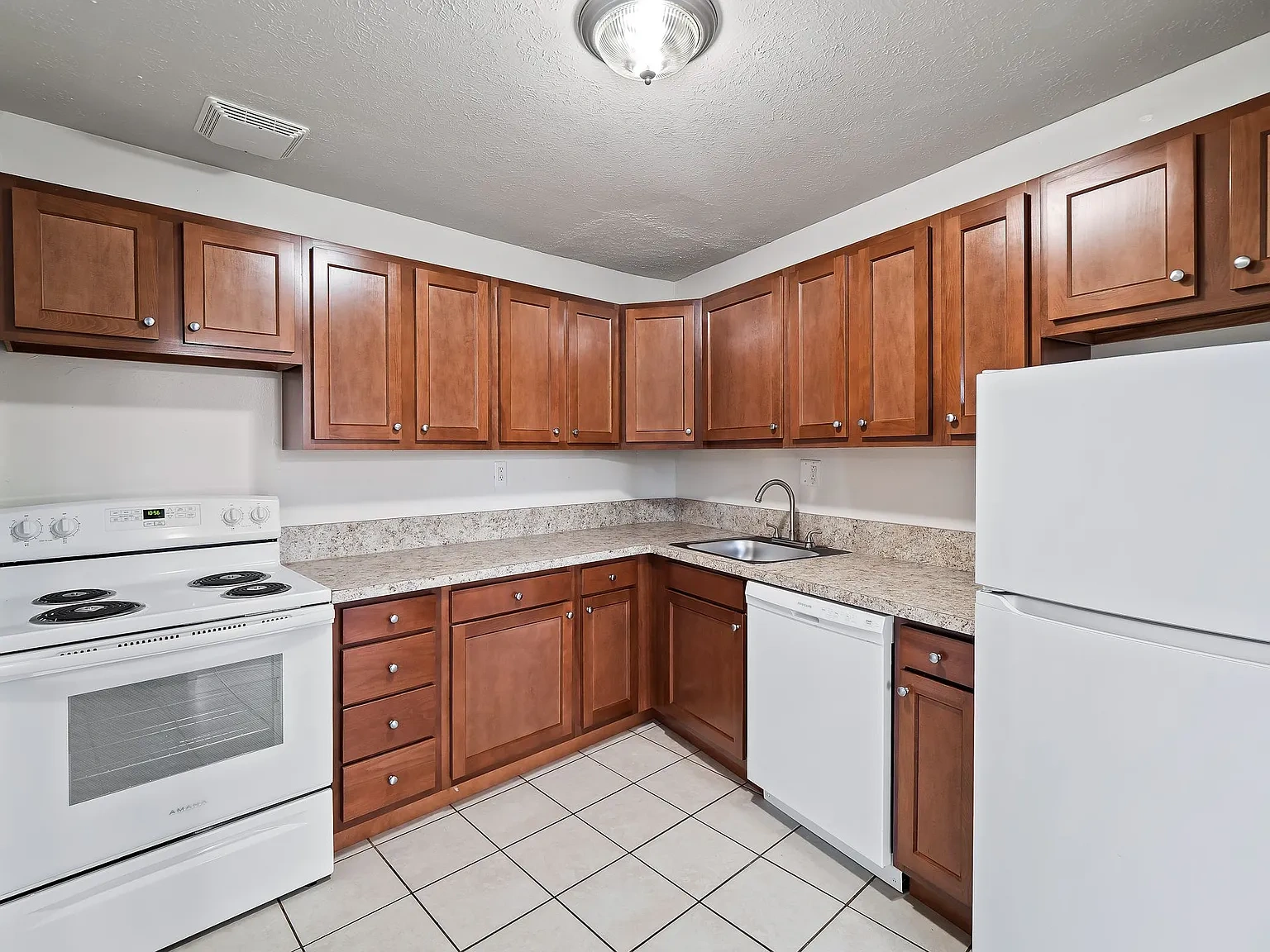 Mystic Creek Apartments – photo 5