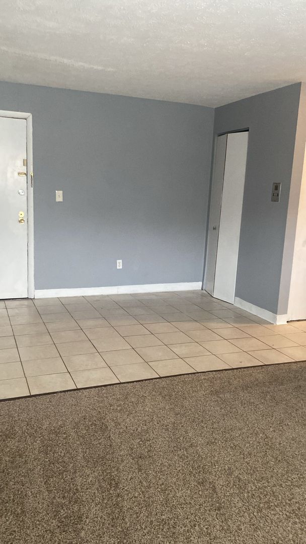 17572 Lakeshore Blvd unit W101 – photo 3