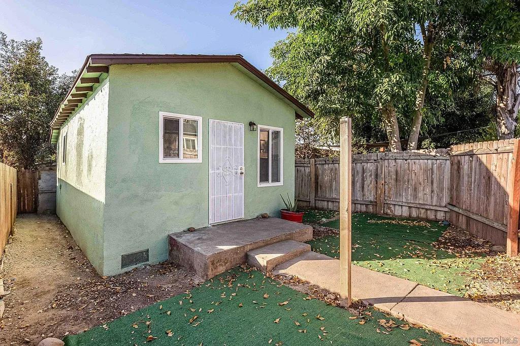4039 National Ave – photo 2