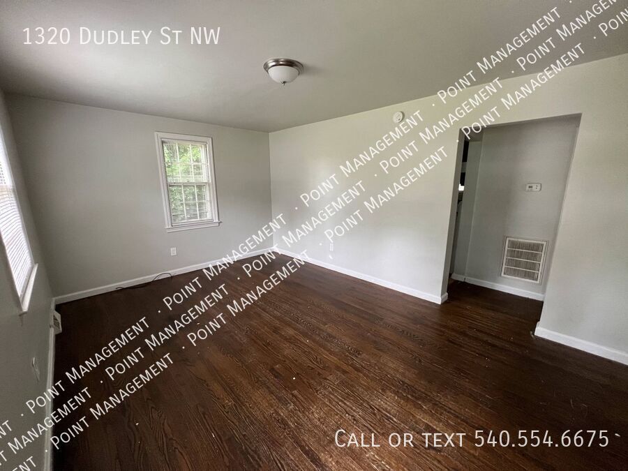 1320 Dudley St NW – photo 3