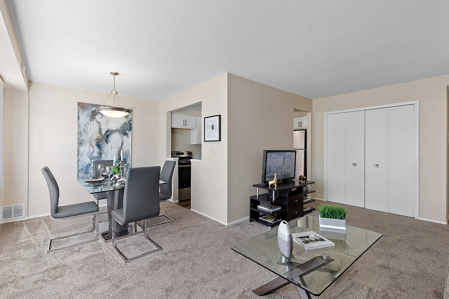 Southgate Towers – photo 5