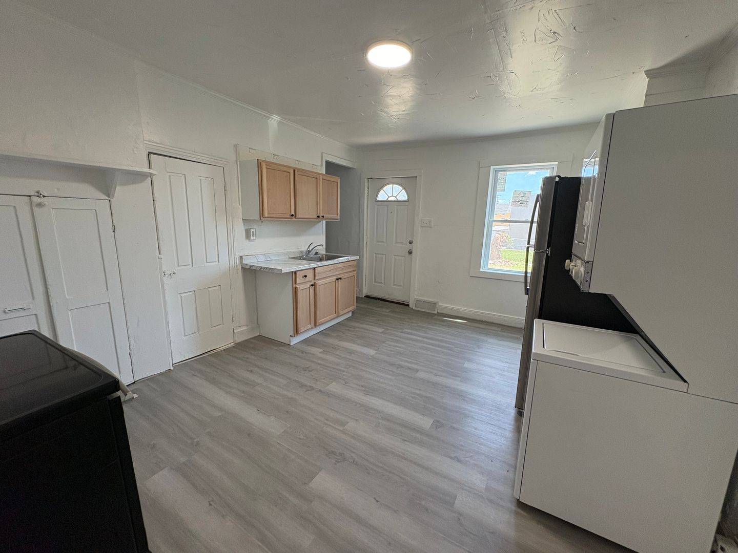 219 S Hartley St – photo 2