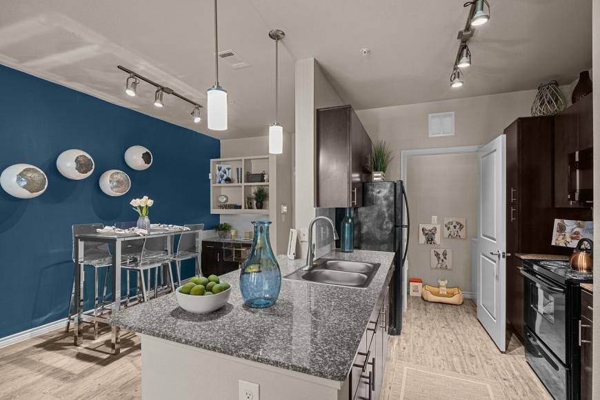 2121 Ella Blvd – photo 2