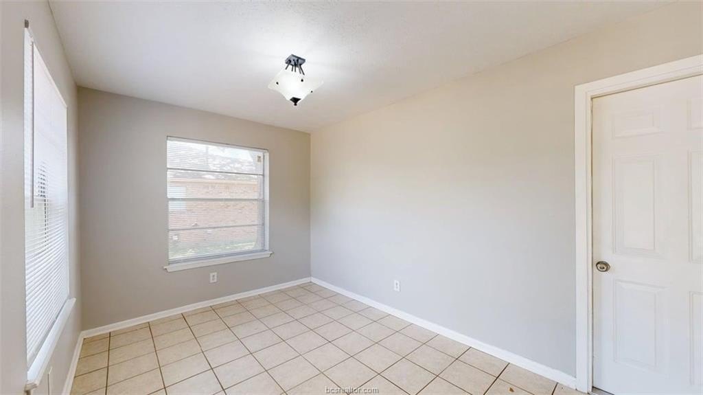 1107 Braeswood Dr – photo 4