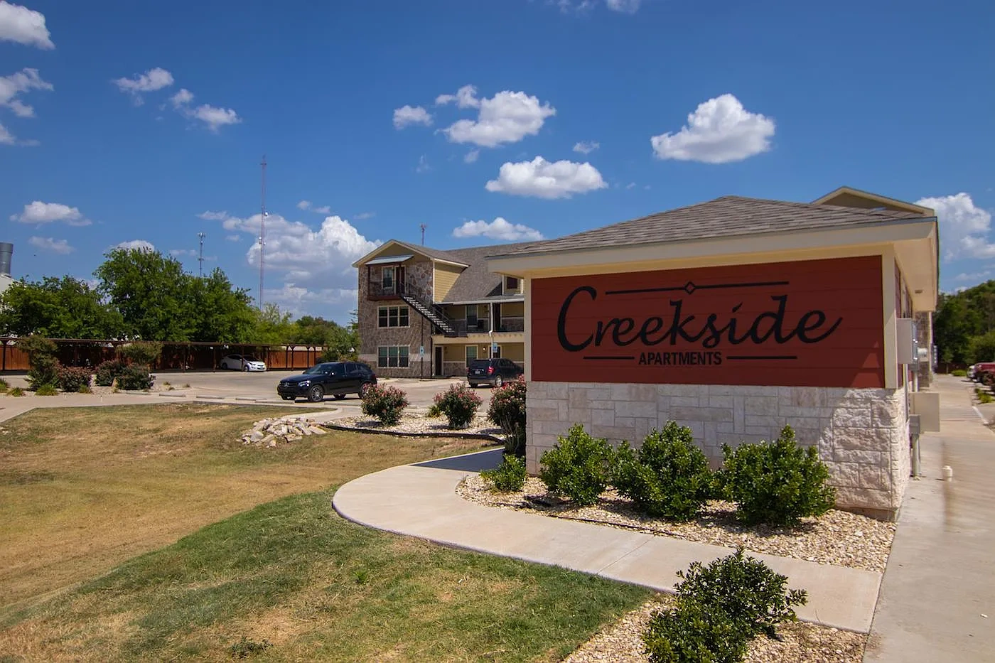 Creekside Apartments – photo 2