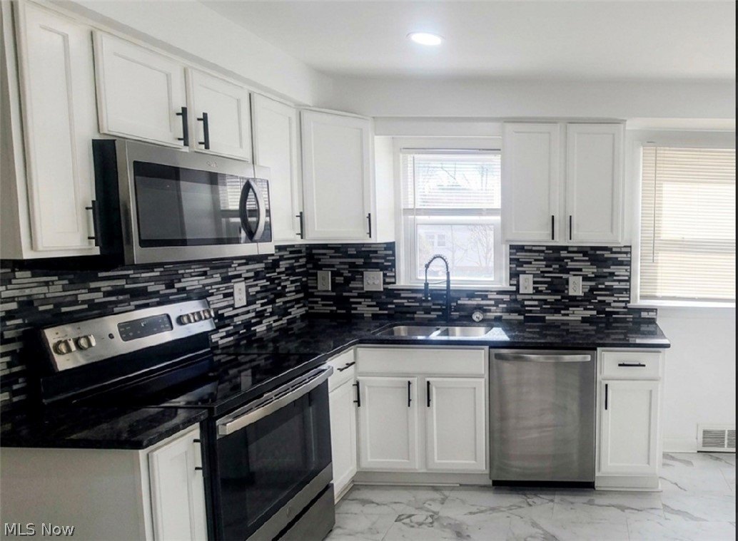 23718 Cedar Rd – photo 4