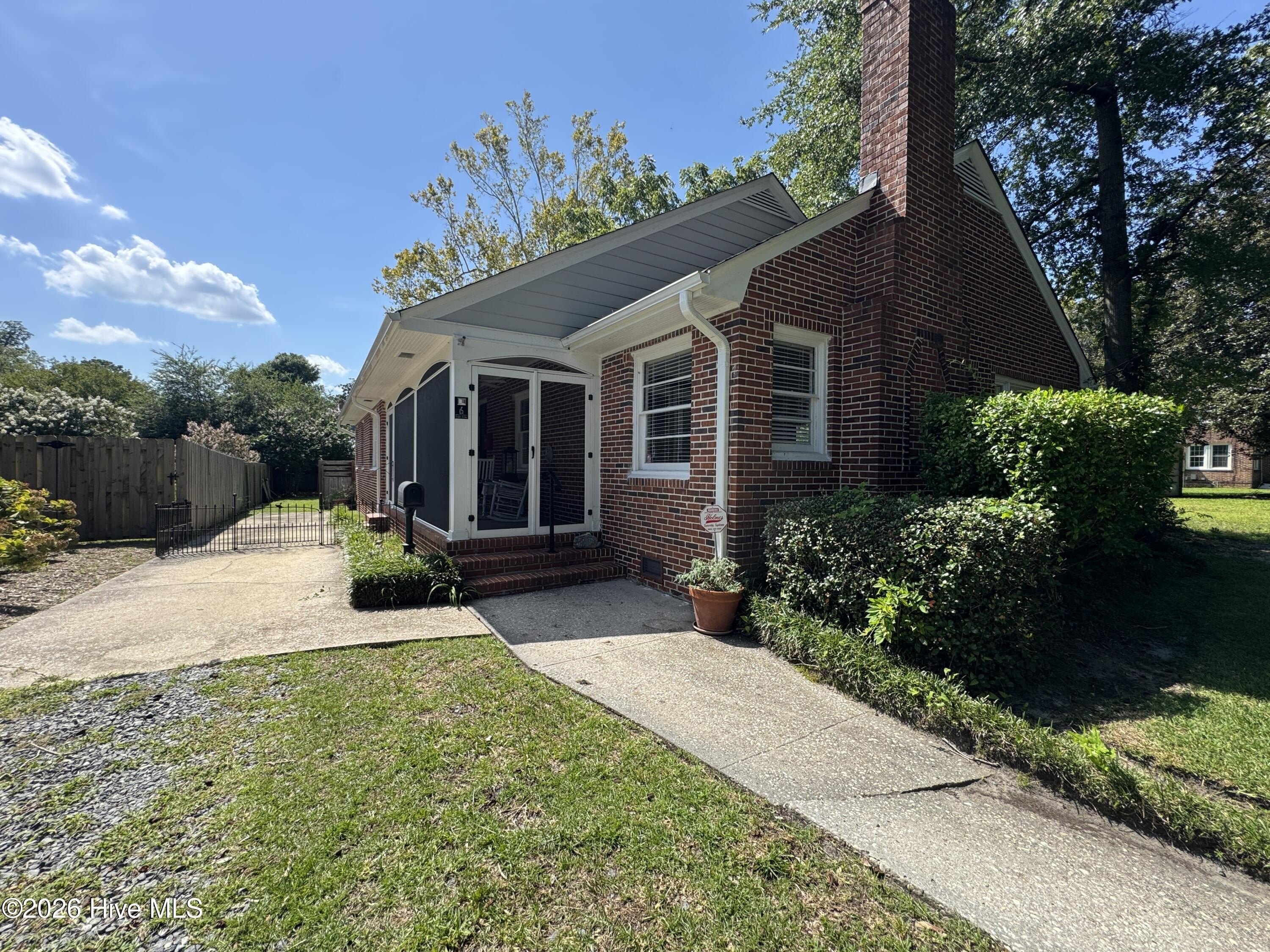 6 Keaton Ave – photo 1